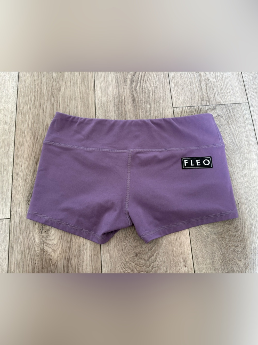 FLEO Athletic Gym Shorts Size Medium Purple Lilac
